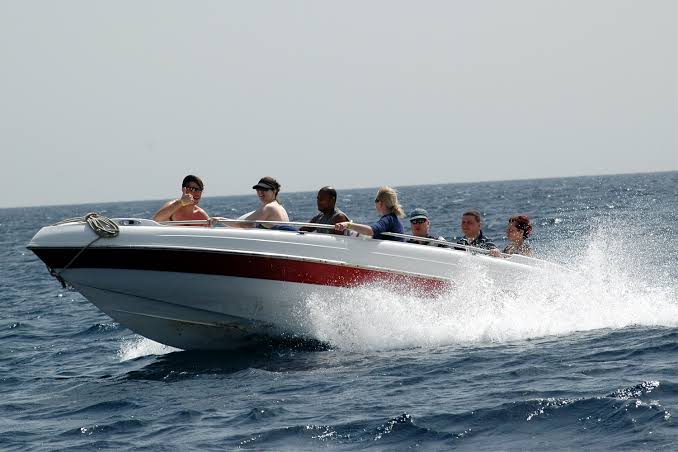 🌟 Motoscafo . Ogni giorno 🌞 Per un'ora, o due o tre ore come vuoi 👇 